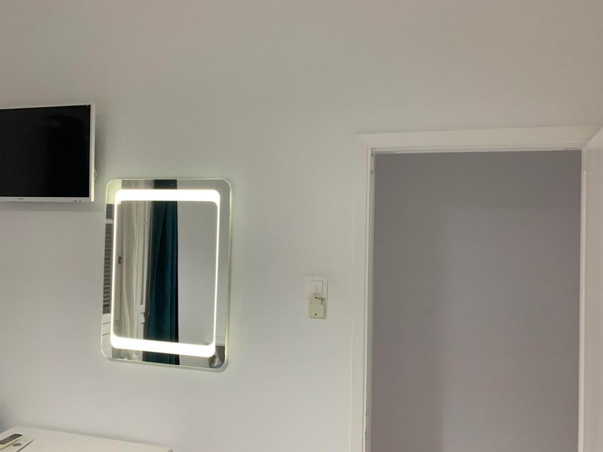 Hotel 11 2*